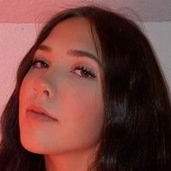 Ella Schnacky, 19 (TikTok Star)