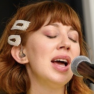 Ella Vos, 39 (Pop Singer)