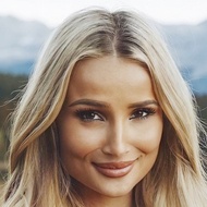 EllaBeKind, 30 (Instagram明星)