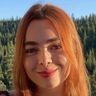 Elle Nicoletti, 23 (YouTube Star)