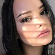 elleandbabes, 27 (YouTube Star)