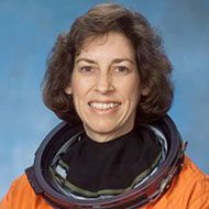 Ellen Ochoa, 67 (Astronauta)