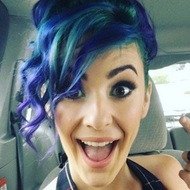 Ellie Lawrence, 36 (Ca sĩ nhạc Pop)