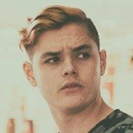 elROJO, 23 (YouTube明星)