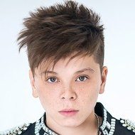 Elvin Grey, 36 (流行歌手)