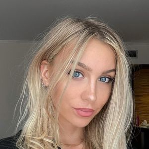 Ema Louise, 25 (YouTube Star)