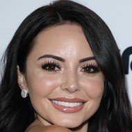 Emelina Adams, 33 (Modelo)