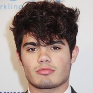 Emery Kelly, 27 (Cantante pop)