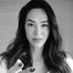 Emi Renata, 39 (Người mẫu)