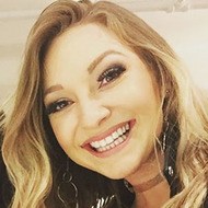 Emily Burnett, 32 (歌剧演唱家)