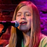 Emily Elbert, 36 (Chanteur folk)