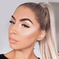 Emily Farmer, 30 (YouTube Star)