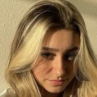 Emily Paulichi, 21 (YouTube明星)