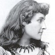 Emily Pauline Johnson (1861 - 1913) (詩人)