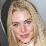 Emily Peachey, 33 (电影女演员)