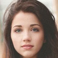 Emily Rudd, 31 (Modelo)