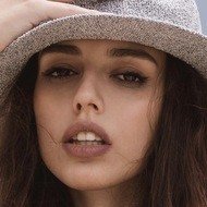 Emira Bugerra, 29 (博主)