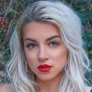 Emley Catherine, 27 (Instagram Star)