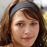 Emma De Caunes, 47 (电影女演员)