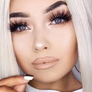 Emma Fleming, 32 (Star di YouTube)