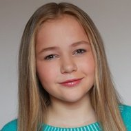 Emma Hentschel, 23 (TV Actress)