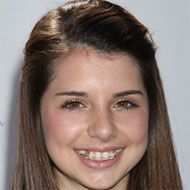 Emma Lockhart, 30 (Movie Actress)