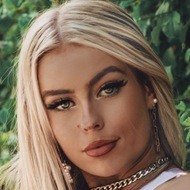 Emma Norton, 22 (TikTok Star)