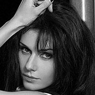 Emma Shapplin, 51 (歌剧演唱家)