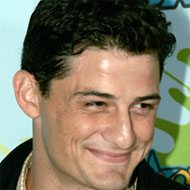 Enver Gjokaj, 44 (电视演员)