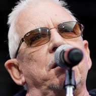 Eric Burdon, 82 (Ca sĩ nhạc Rock)