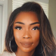 Erin Jones, 33 (TikTok明星)