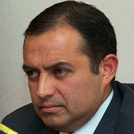 Ernesto Cordero, 57 (政治家)