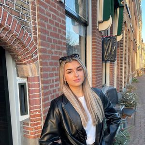 esmeezizzy, 23 (TikToker)