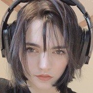 Essaere, 25 (Cosplayer)