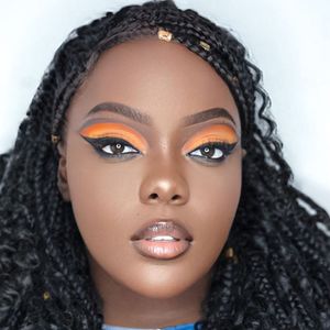 estefaniaelisa, 20 (TikTok Star)