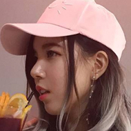 Esther Lynn, 25 (Instagram明星)