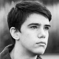 Ethan Fineshriber, 21 (Praticante De Artes Marciais)