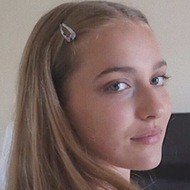 Eva Meloche, 23 (YouTube-ster)