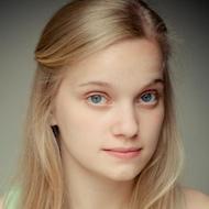 Eva Sayer, 28 (TV Actor)