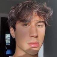 Evan Lamicella, 26 (Estrella de TikTok)