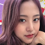 EvasMakeupBeauty, 29 (YouTube Star)