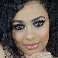 Evette Santos, 29 (Instagram Star)