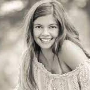 Evita Pilar Duffy, 24 (Membro della famiglia)