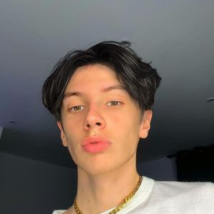 Fabien Pch, 22 (Estrella de TikTok)