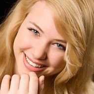 Fabienne Bergmans, 25 (Pop Singer)