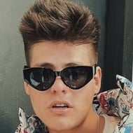 Fael, 29 (Instagram Star)