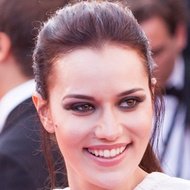 Fahriye Evcen, 37 (TV Actress)