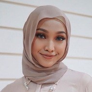 Fala Zainal, 29 (Instagram Star)