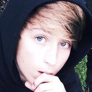 Famitsjacob, 21 (Instagram Star)