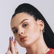 Famke Louise, 25 (Estrella de YouTube)